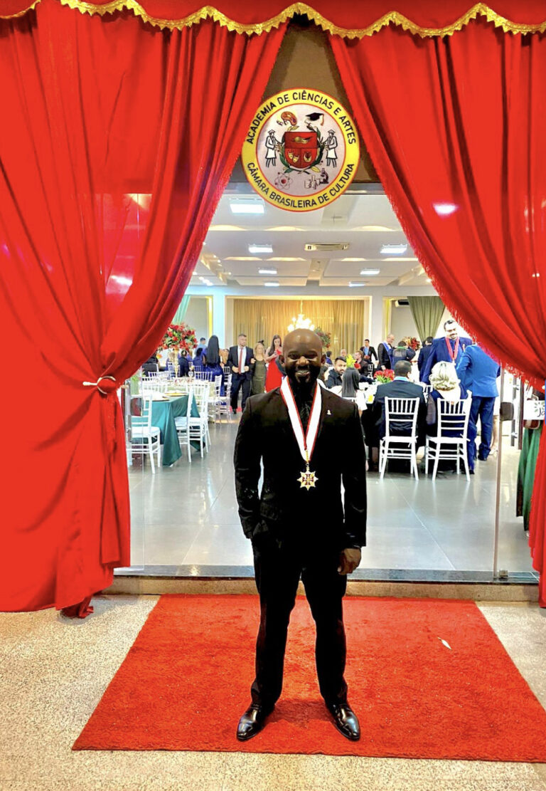 Delegado acreano recebe honraria pela Câmara Brasileira de Cultura e Academia de Ciências e Artes