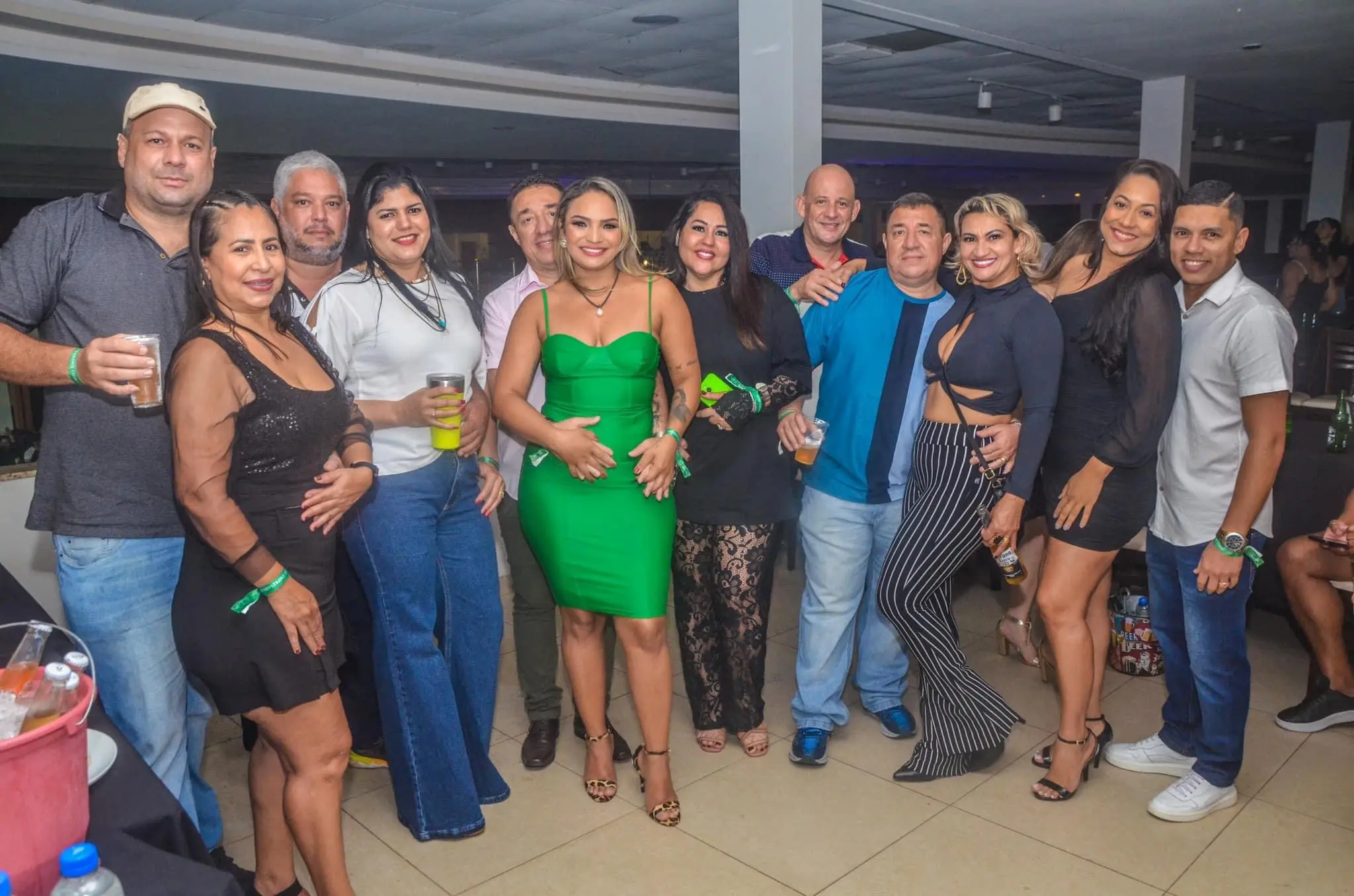Com 4 DJs, Via Express Conecction retorna com casa lotada; veja quem marcou presença