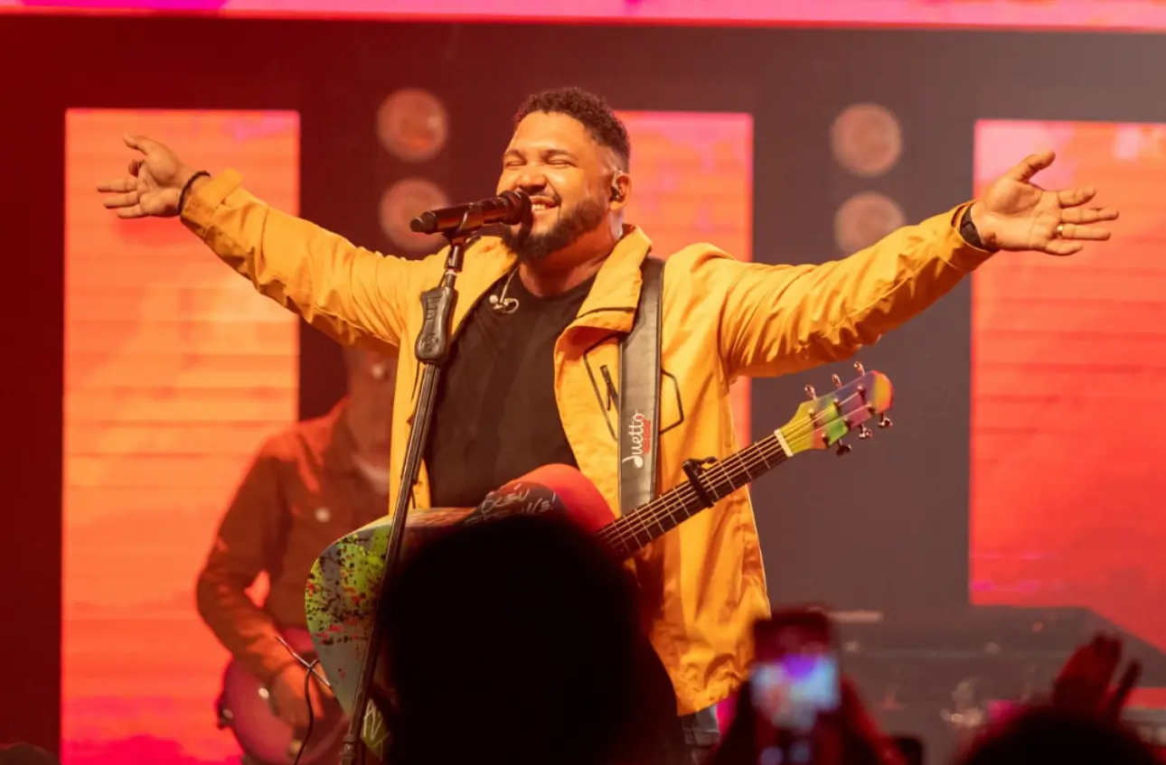 EXCLUSIVO: Israel Salazar, ex-vocalista do Diante do Trono, será atração gospel da Exposena 2024