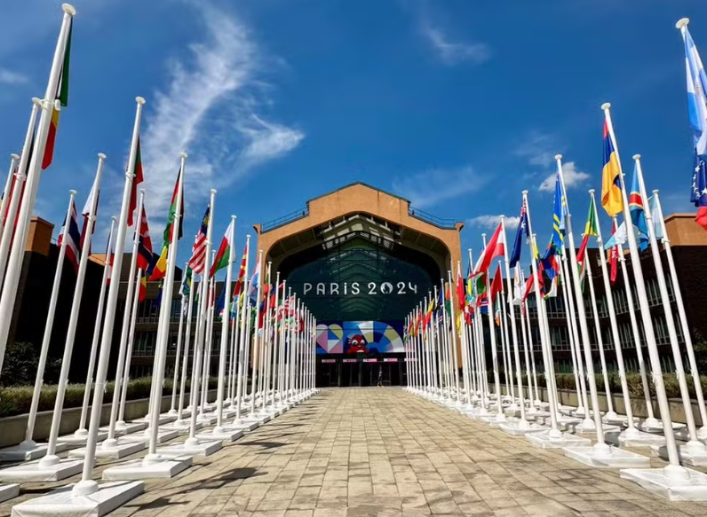 Vila Olímpica de Paris abre as portas, e equipe de ginástica inaugura prédio do Brasil