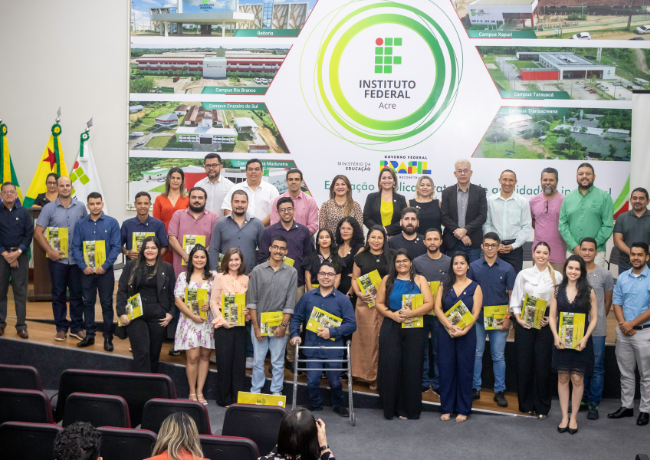Ifac empossa novos técnicos administrativos aprovados em Concurso Público de 2023