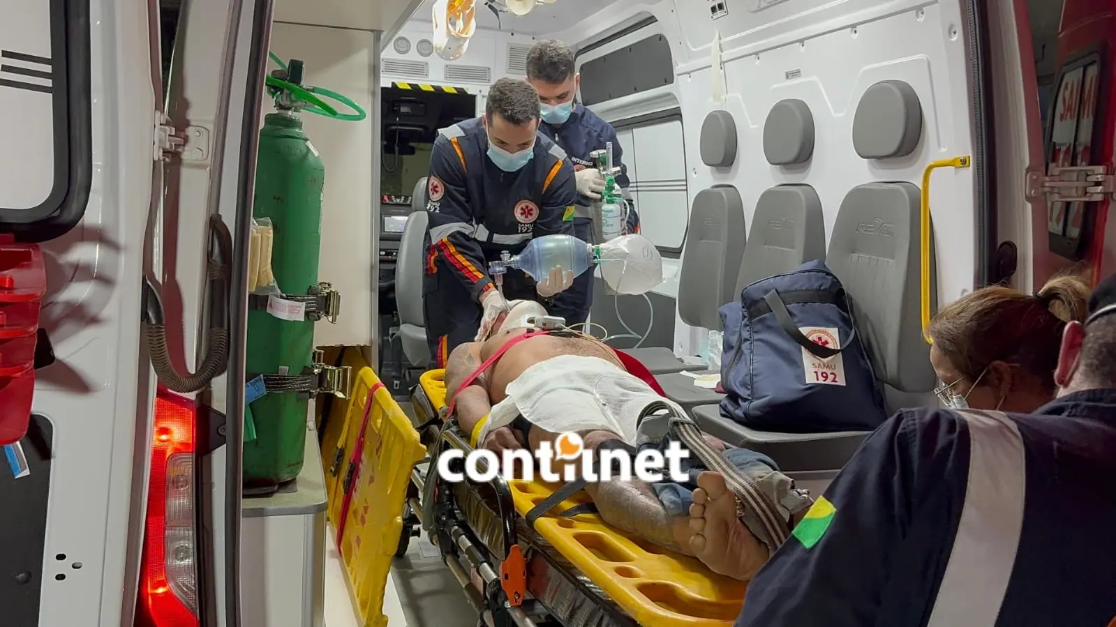 Homem cai de árvore de 5 metros após ter crise de epilepsia enquanto cortava galhos