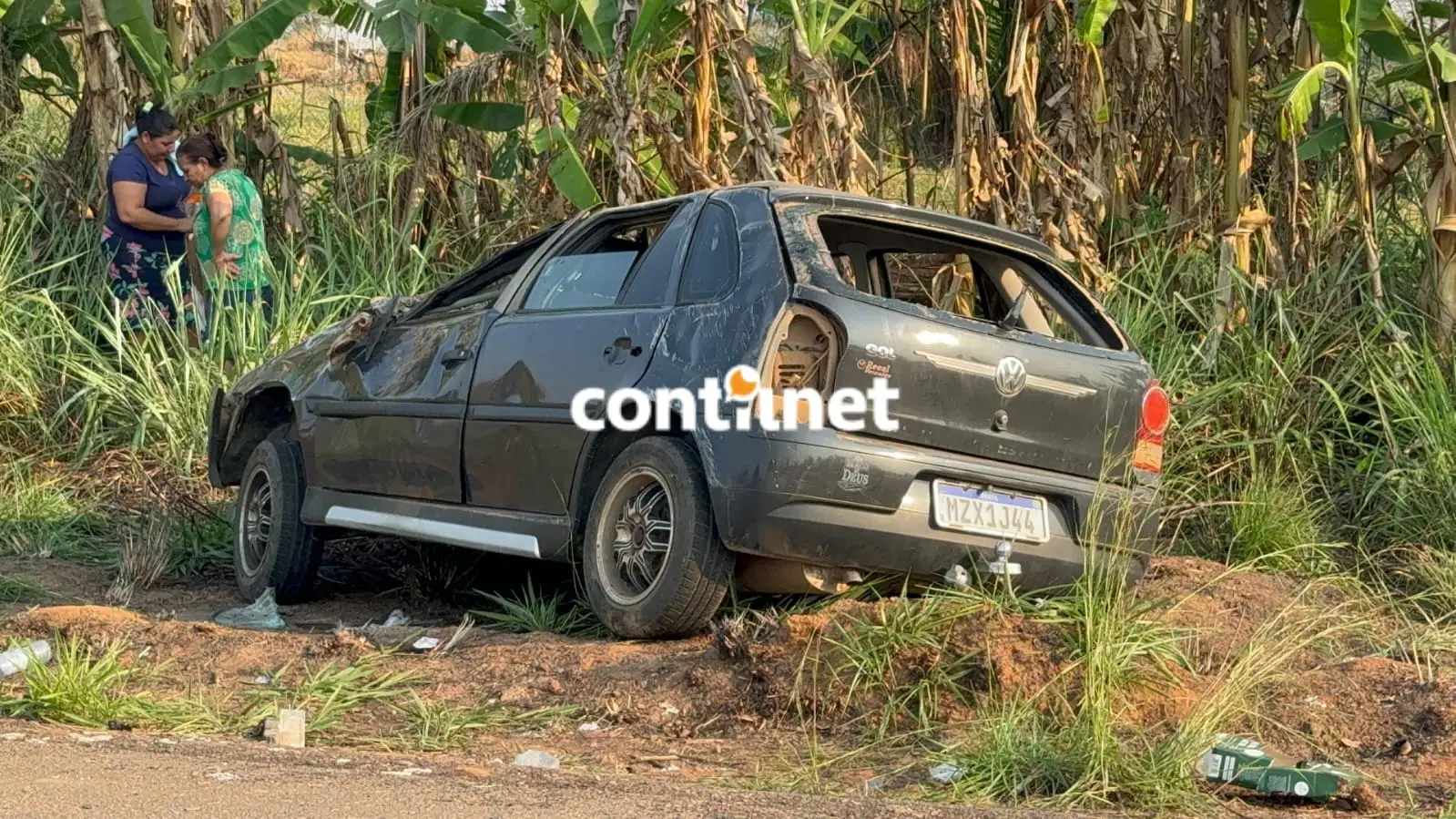 Carro capota na Transacreana e homem morre ao ser arremessado; dois ficam feridos