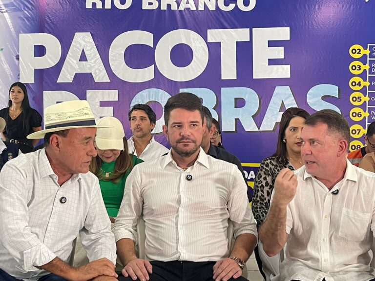 Ao lado de Gladson, Bocalom assina ordem de serviço do Viaduto da AABB e de outras 12 obras Ao lado de Gladson, Bocalom assina ordem de serviço do Viaduto da AABB e de outras 12 obras