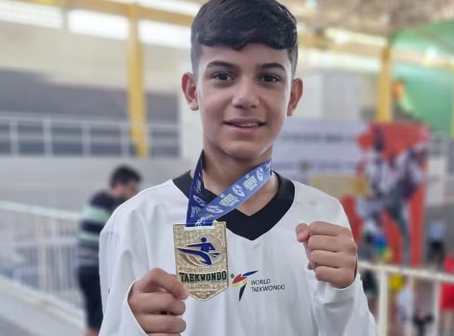 Bryan Azevedo embarca para Pan-Americano de Taekwondo, no México