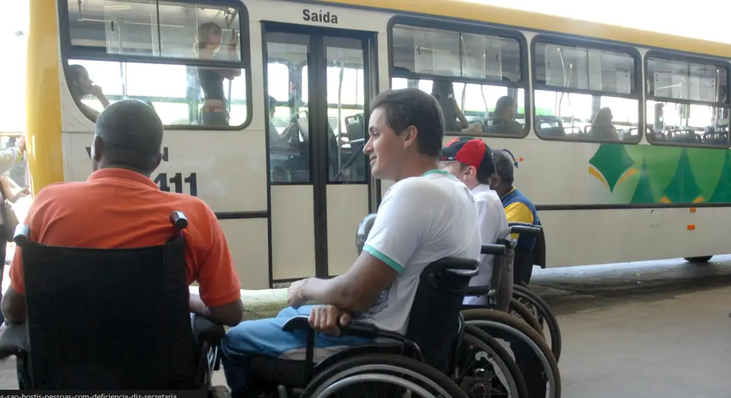 “Cidades são hostis às pessoas com deficiência”, afirma secretária