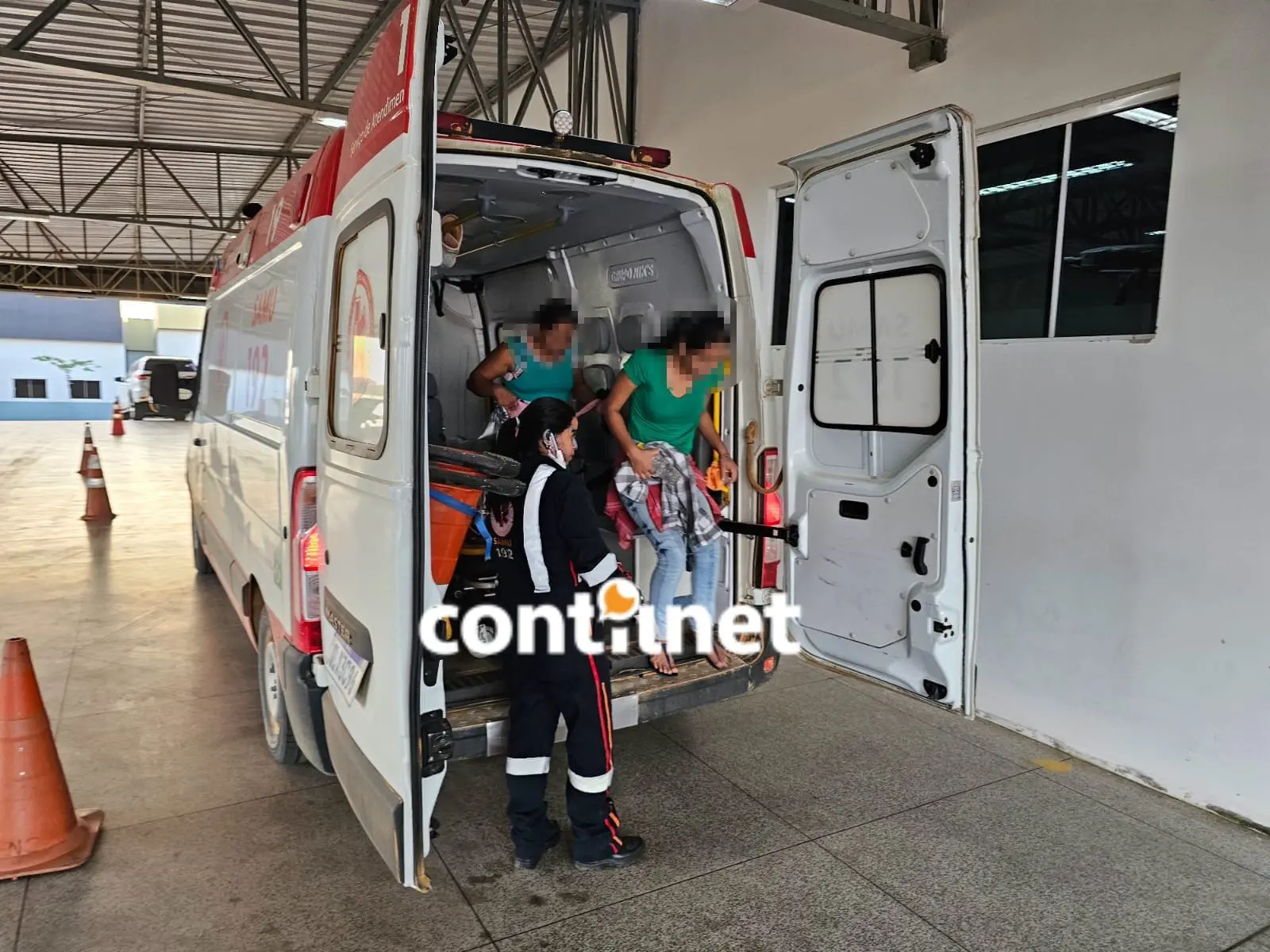 Colono sofre traumatismo craniano grave ao ser atingido por galho de árvore em derrubada
