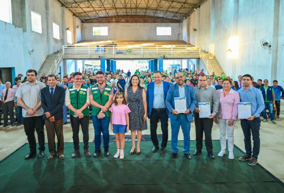 Gladson entrega novos títulos a entidades religiosas e alcança marca histórica de regularizações fundiárias