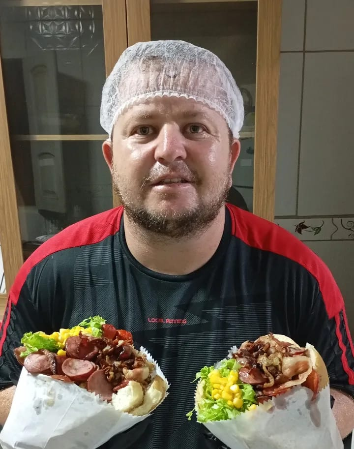 Após sair de presídio e largar o crime, acreano se destaca como empresário e cria ‘sanduíche gigante’