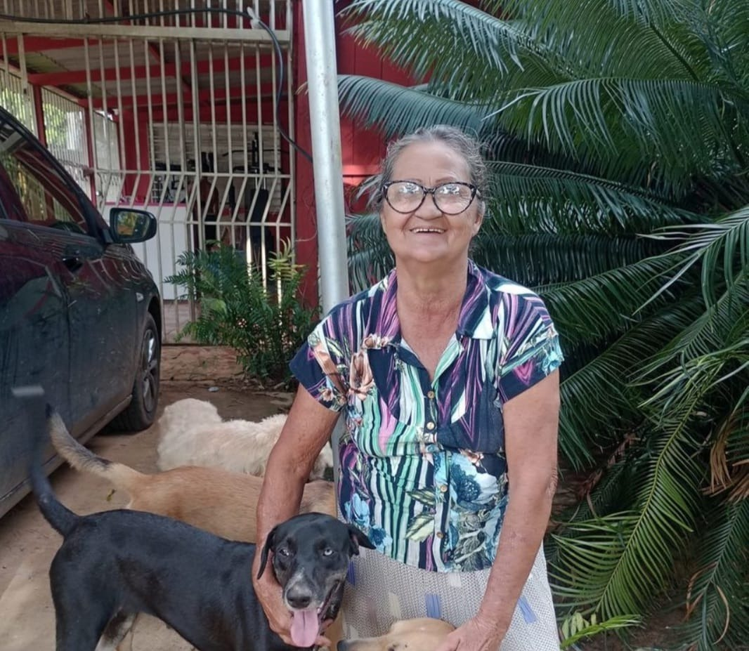 Noite beneficente em apoio à idosa que cuida de 80 animais acontece neste sábado; ajude
