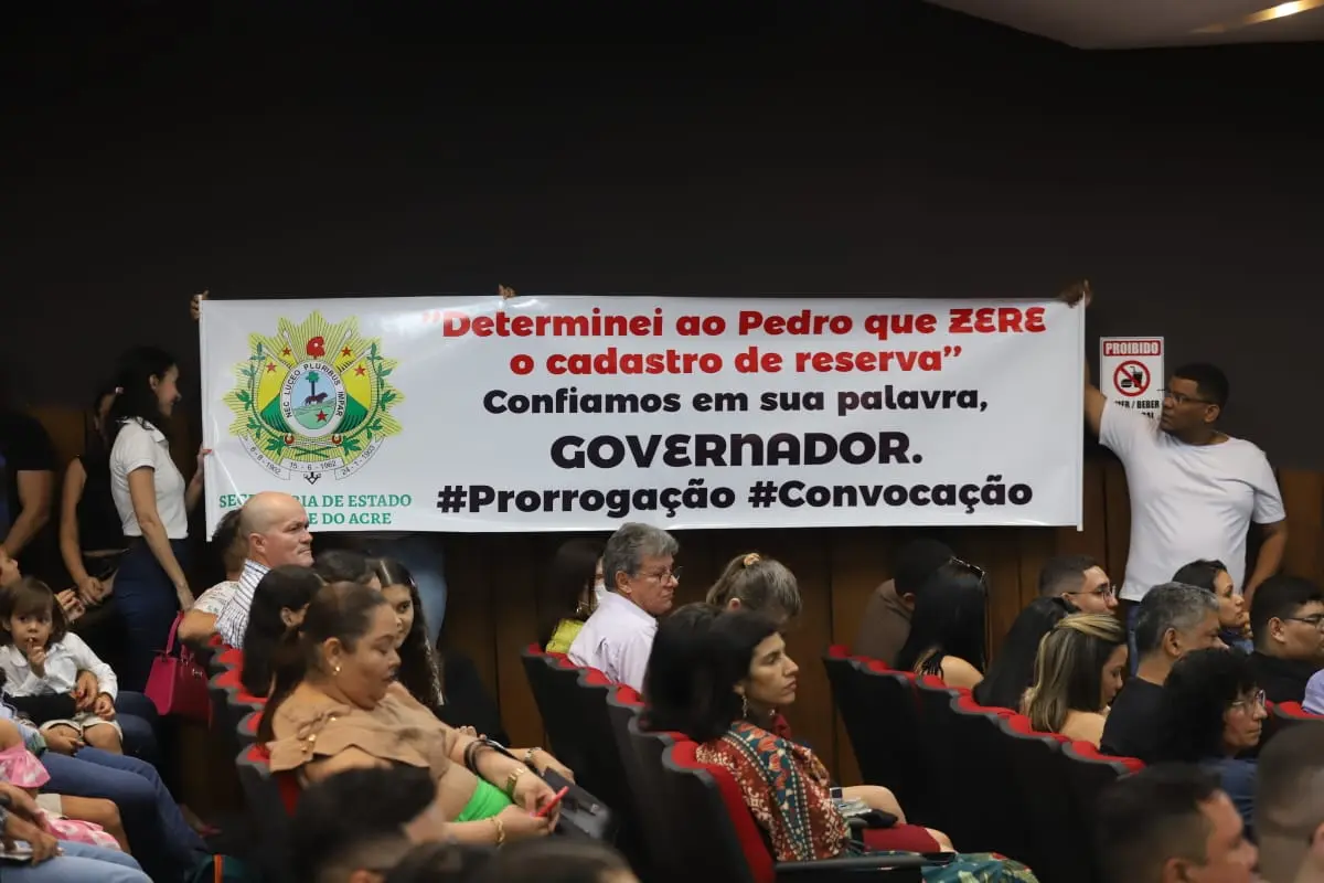 Gladson se compromete a convocar candidatos do cadastro de reserva da Sesacre