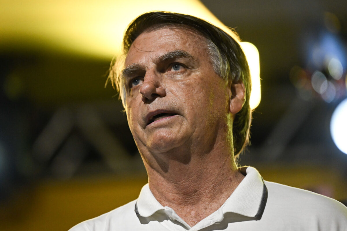 bolsonaro-sobre-joias:-“vou-doar-para-santa-casa-de-juiz-de-fora”