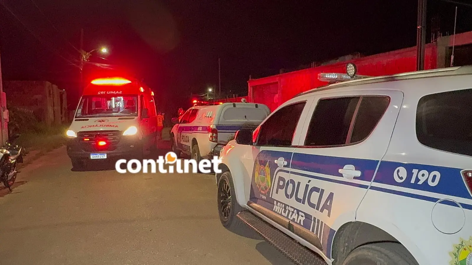 Homem não aceita fim de relacionamento, invade casa e tenta matar atual namorado da ex e cunhada