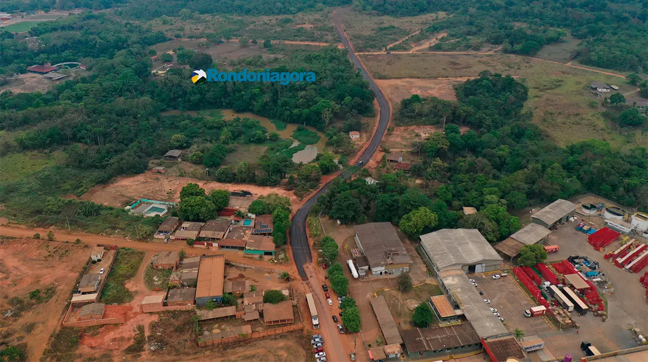 Prefeitura inicia asfaltamento da estrada da Areia Branca, em Porto Velho