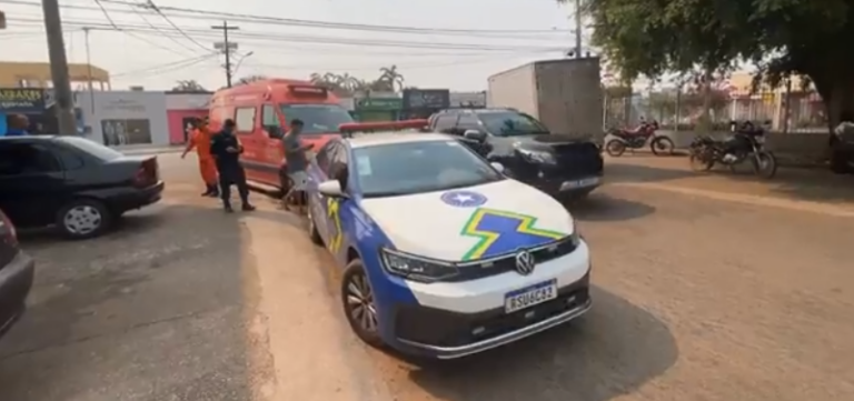 Idoso de 74 anos é atropelado por carro na Avenida Amazonas Idoso de 74 anos é atropelado por carro na Avenida Amazonas