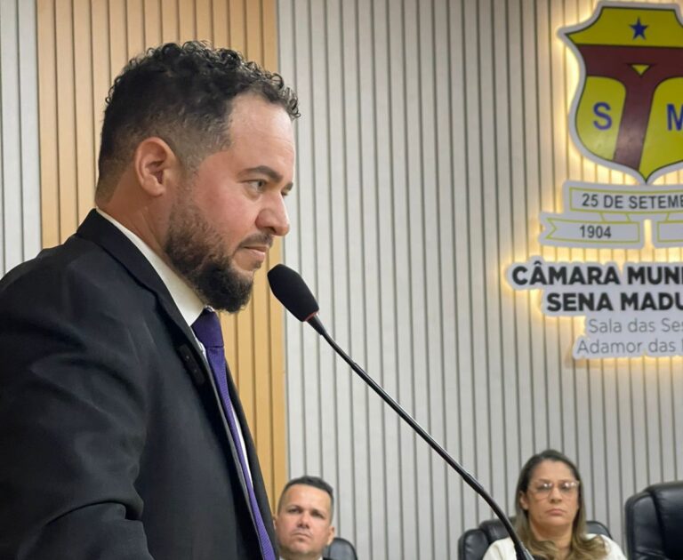 Suplente do MDB, Carlos Vale toma posse como vereador de Sena Madureira