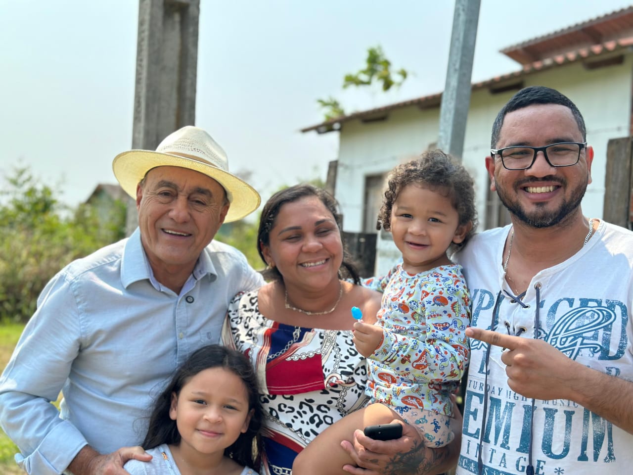Bocalom inspeciona obras no Belo Jardim e é “surpreendido” por morador; VEJA O VÍDEO