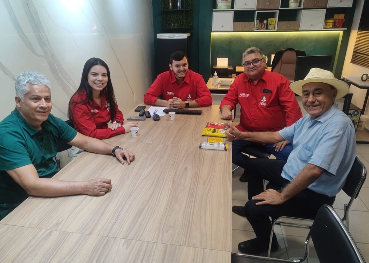 Bocalom reafirma compromisso com empresários locais em visita ao Distrito Industrial Bocalom reafirma compromisso com empresários locais em visita ao Distrito Industrial