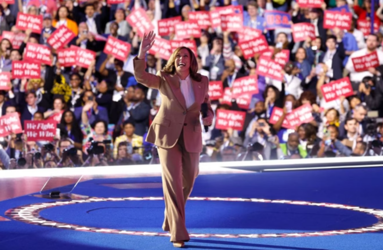 Eleições nos EUA: Kamala lidera contra Trump em estados decisivos