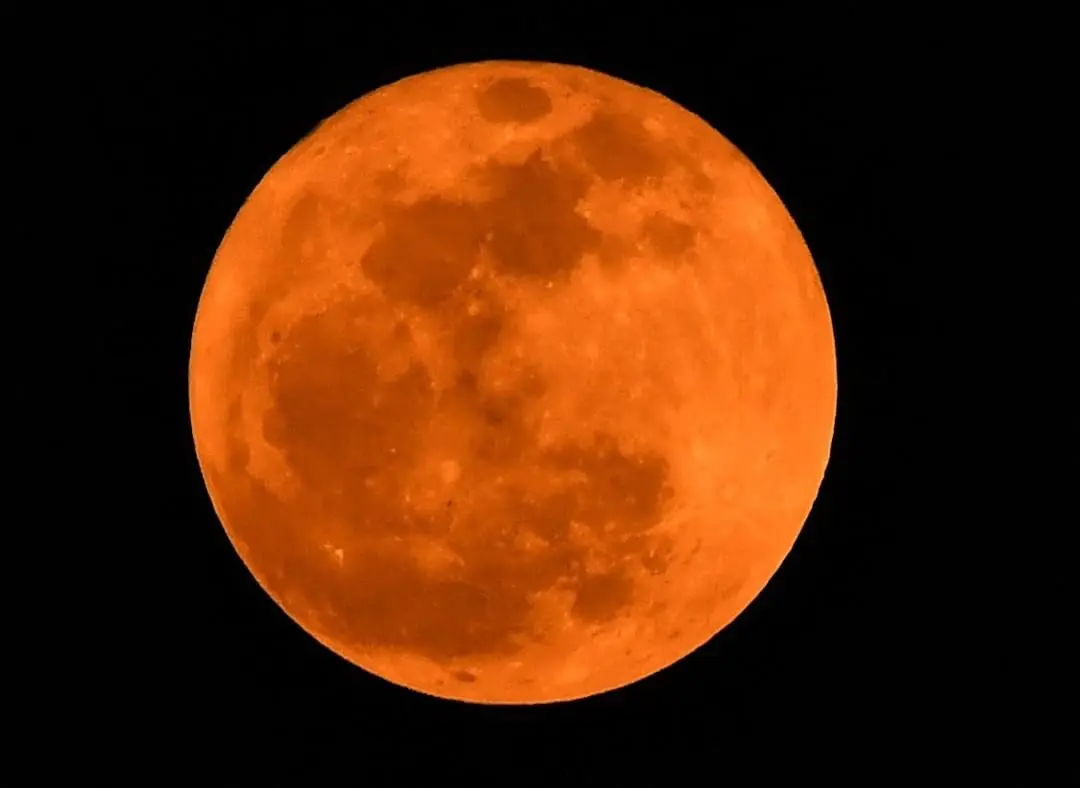 Superlua azul em Rio Branco: fenômeno surge na cor vermelha devido às queimadas
