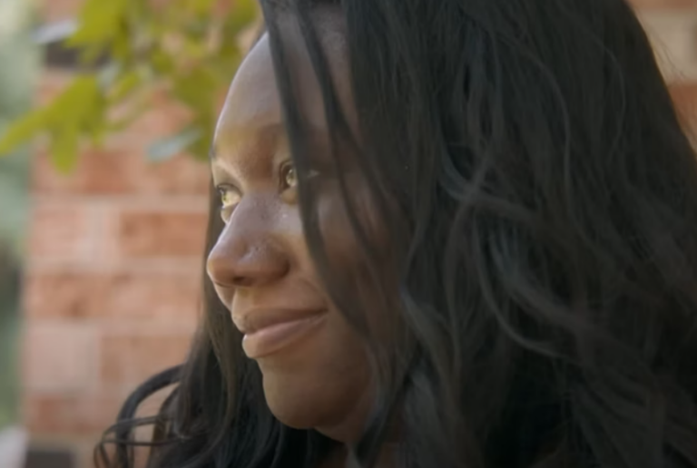 Mulher descobre que pai tinha um caso com o marido: “Traída e enojada”