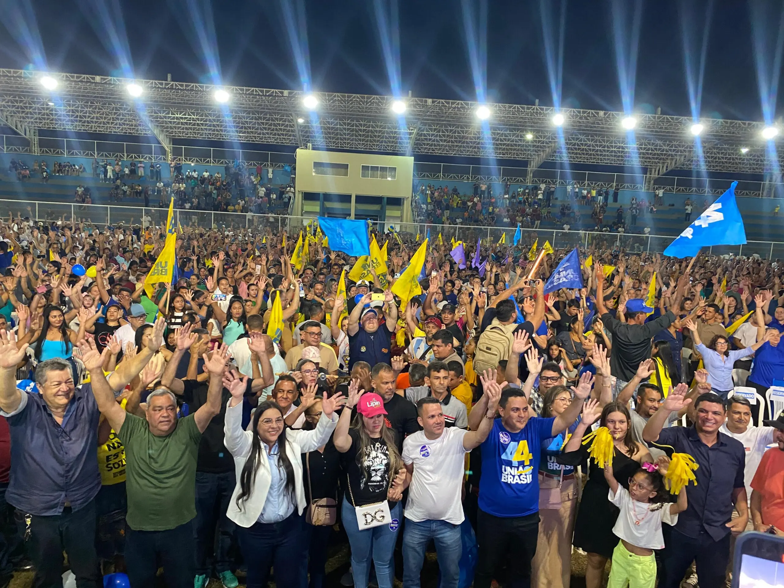 VÍDEO: Convenção de Gilberto Lira e Alípio reúne milhares de pessoas em Sena Madureira