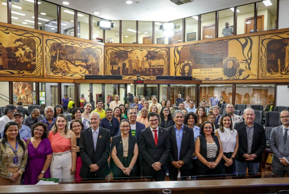 Rádio Difusora Acreana é homenageada em sessão na Assembleia Legislativa pelos 80 anos de serviço