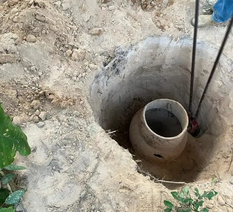 Moradores descobrem urna funerária indígena de séculos passados em área de mata no Acre; confira