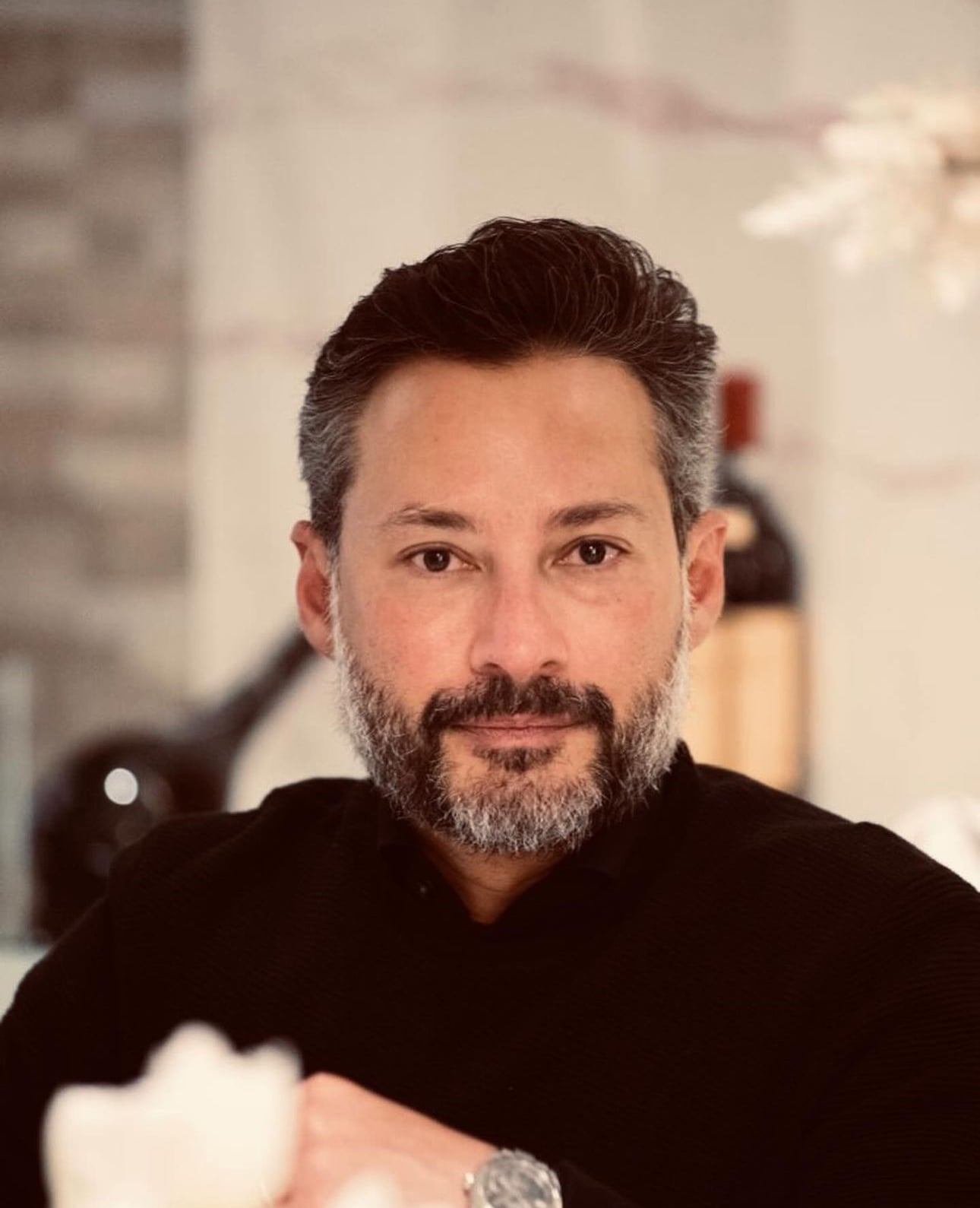 Segundo os relatos, pacientes chegaram a realizar tratamentos preparatórios, como mesoterapia, mas a cirurgia prometida nunca aconteceu. Foto: Instagram