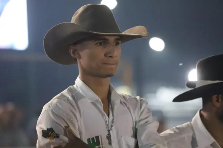 Marcelo Adriano é o grande campeão do rodeio da Expoacre e ganha um quadriciclo e R$ 10 mil