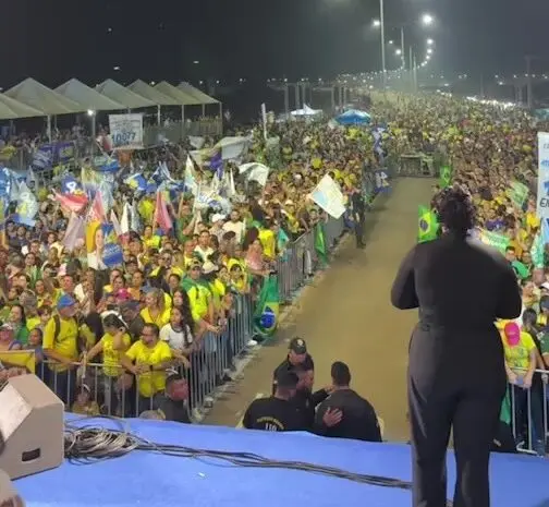 VÍDEO: Bolsonaro é aguardado por multidão para apoiar candidata de Porto Velho