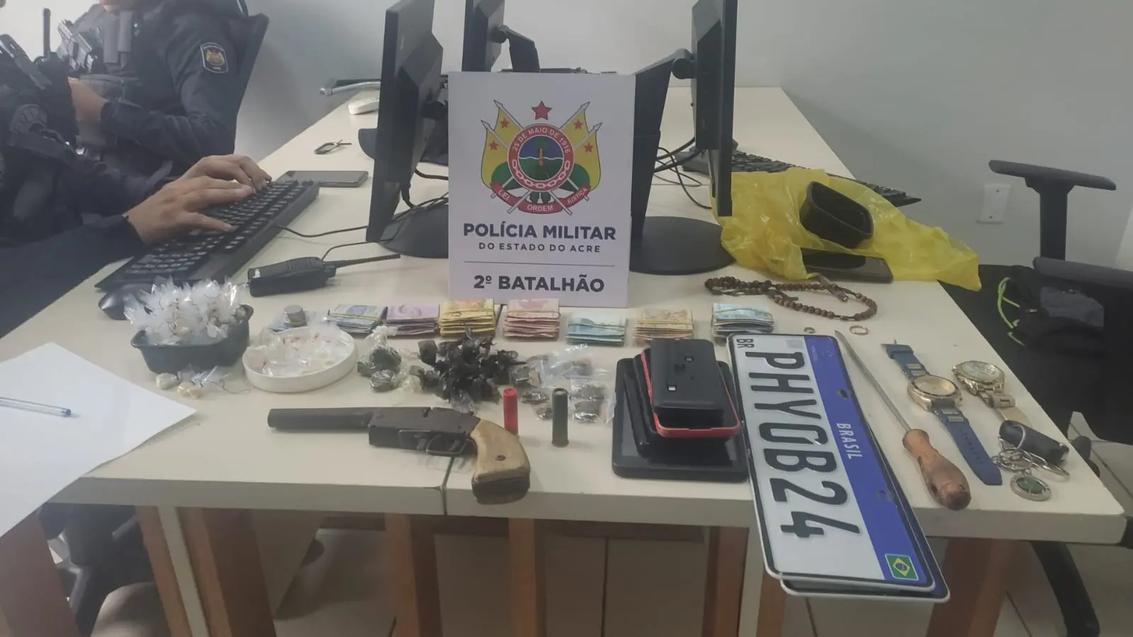 Polícia Militar prende assaltantes que roubaram mais de vinte mil reais de empresa no Acre