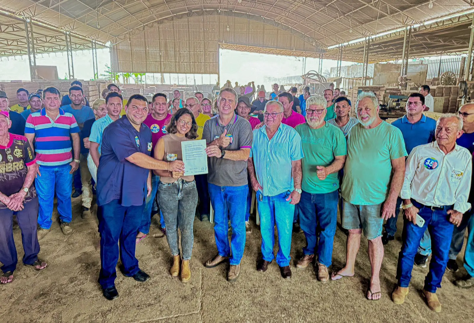Marcus Alexandre assina compromisso com empresários do setor madeireiro de Rio Branco