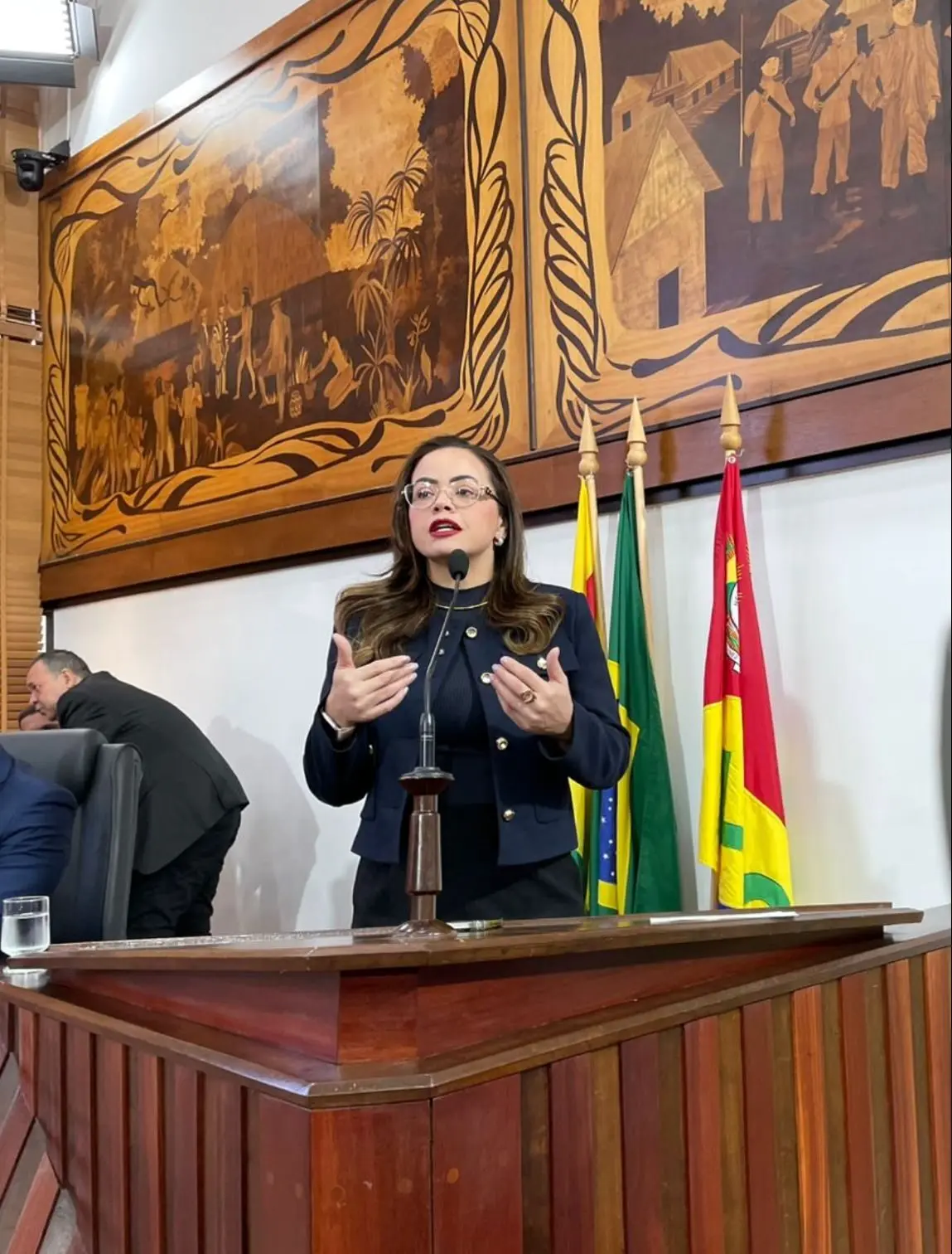 Michelle Melo cobra ações urgentes para população vulnerável e terapias para crianças especiais