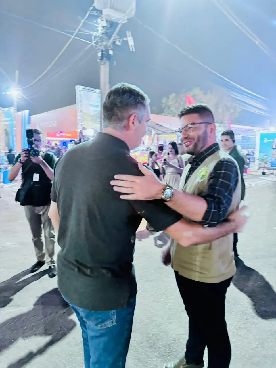 Gladson e Marcus Alexandre se encontram durante noite da Expoacre e trocam elogios