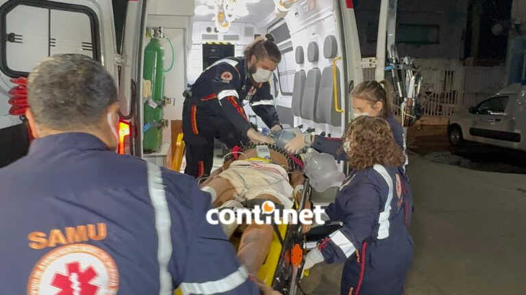 Adolescente de 13 anos é brutalmente agredido a golpes de capacete ao cobrar pensão alimentícia Adolescente de 13 anos é brutalmente agredido a golpes de capacete ao cobrar pensão alimentícia