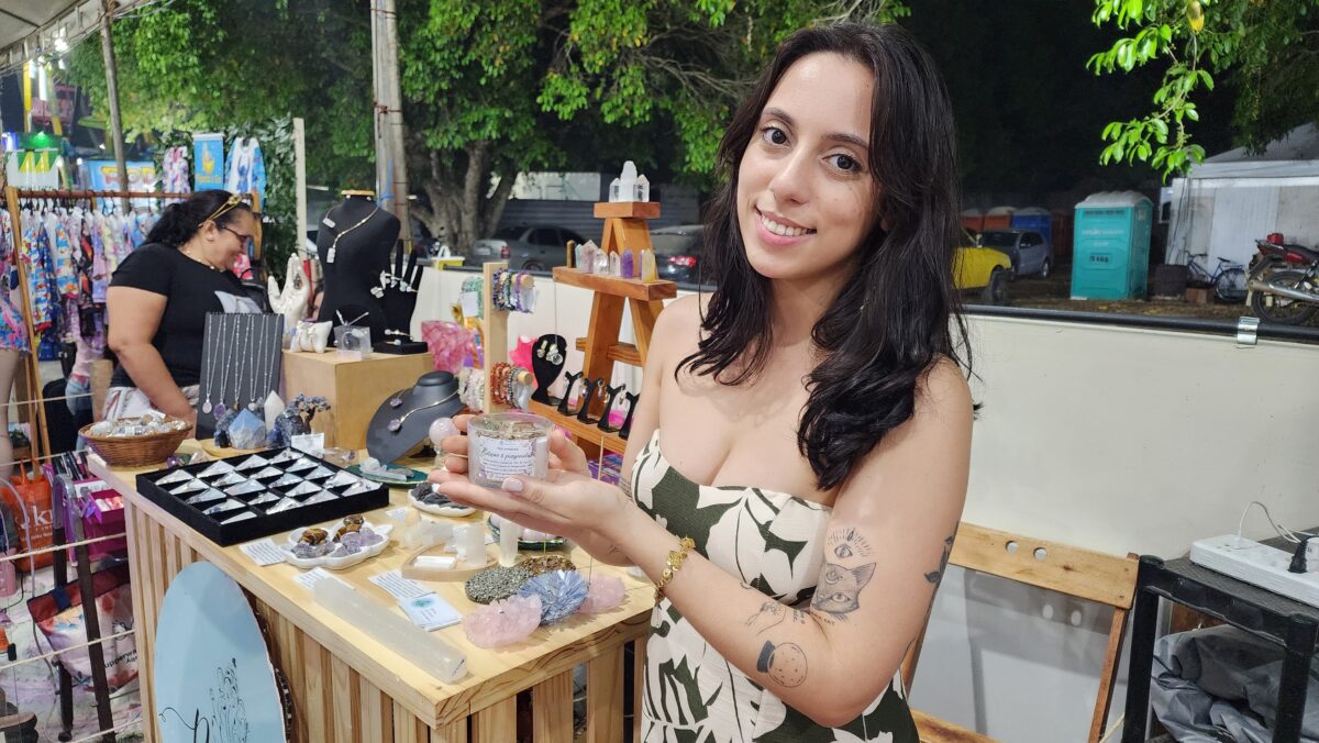 Prosperidade, proteção e conexão: vela produzida por acreana é destaque na Expoacre