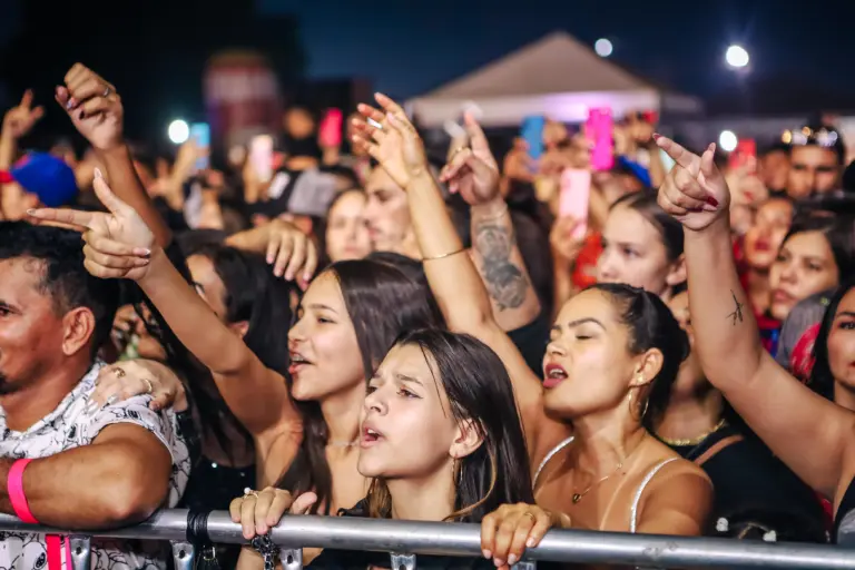 Nadson O Ferinha, mascotes e muitas atrações agitam a 5ª noite da Expoacre; FOTOS