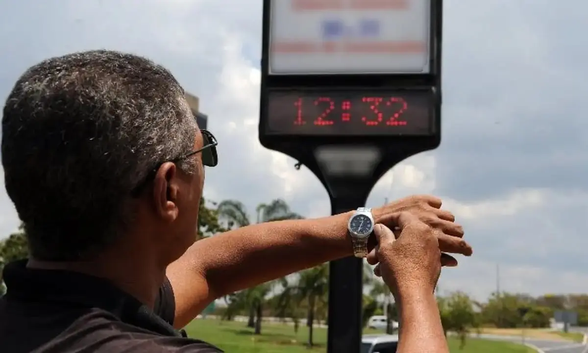 Horário de verão de volta: entenda como funcionará serviços e comércio se a medida for aprovada