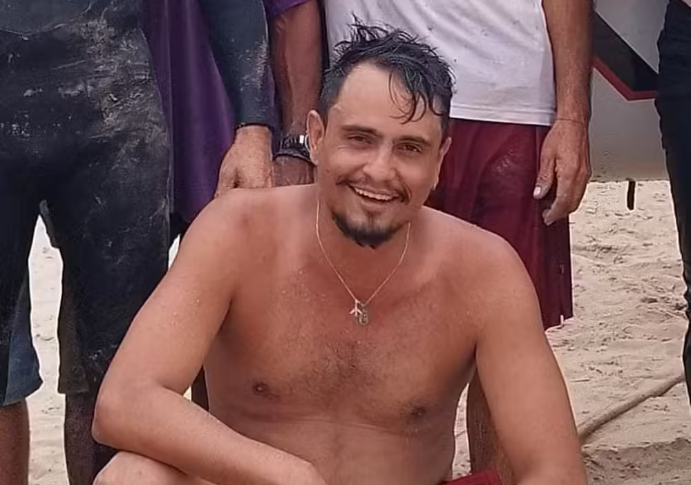 Piloto que caiu com avião dentro de rio no Acre está desaparecido na Venezuela; PF faz buscas