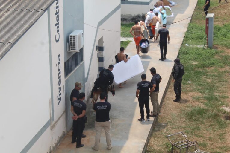 Polícia realiza operação em presídio no Acre para apreender objetos perigosos e reforçar segurança