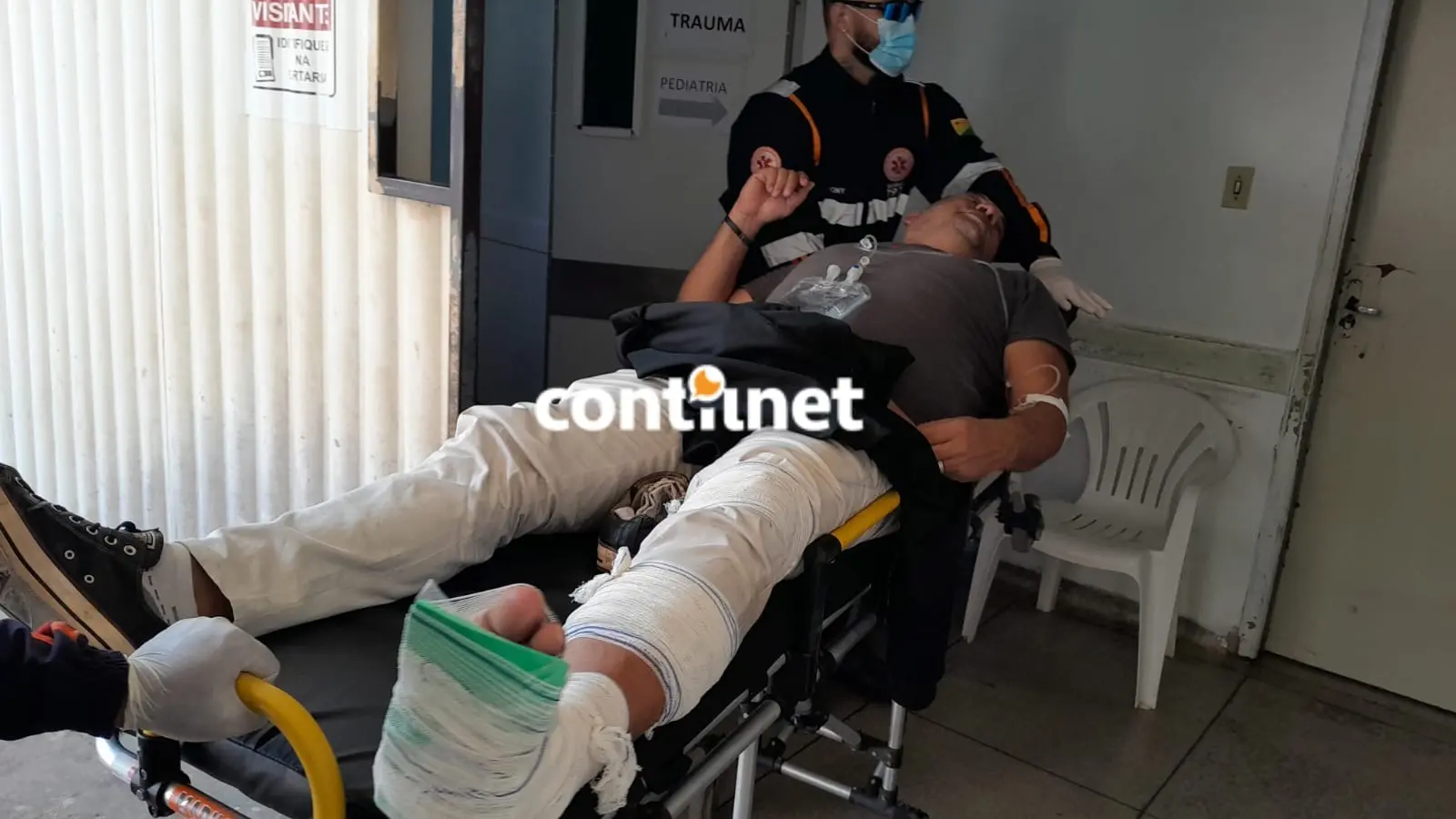 Homem fica com fratura exposta após colisão entre motos em Rio Branco