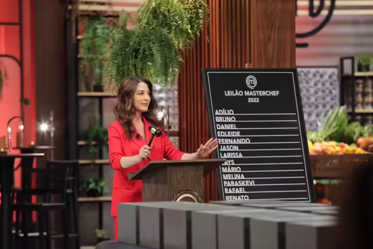 Edição especial de MasterChef com confeiteiros marca saída de Ana Paula Padrão do programa