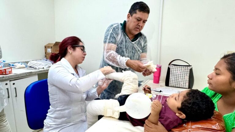 Especializado em pé torto congênito, ambulatório da Fundhacre já tratou 228 crianças em 2024