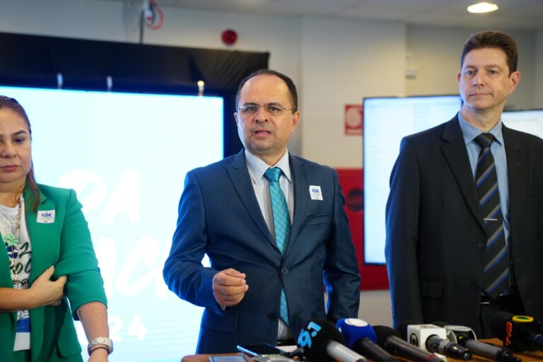 Acre deve conhecer seus novos prefeitos e vereadores até às 18h deste domingo, diz TRE