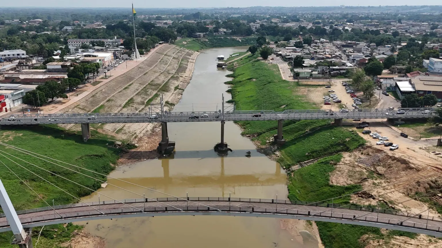 Com chuvas intensas, nível do Rio Acre volta a subir e ultrapassa novamente os 2 metros
