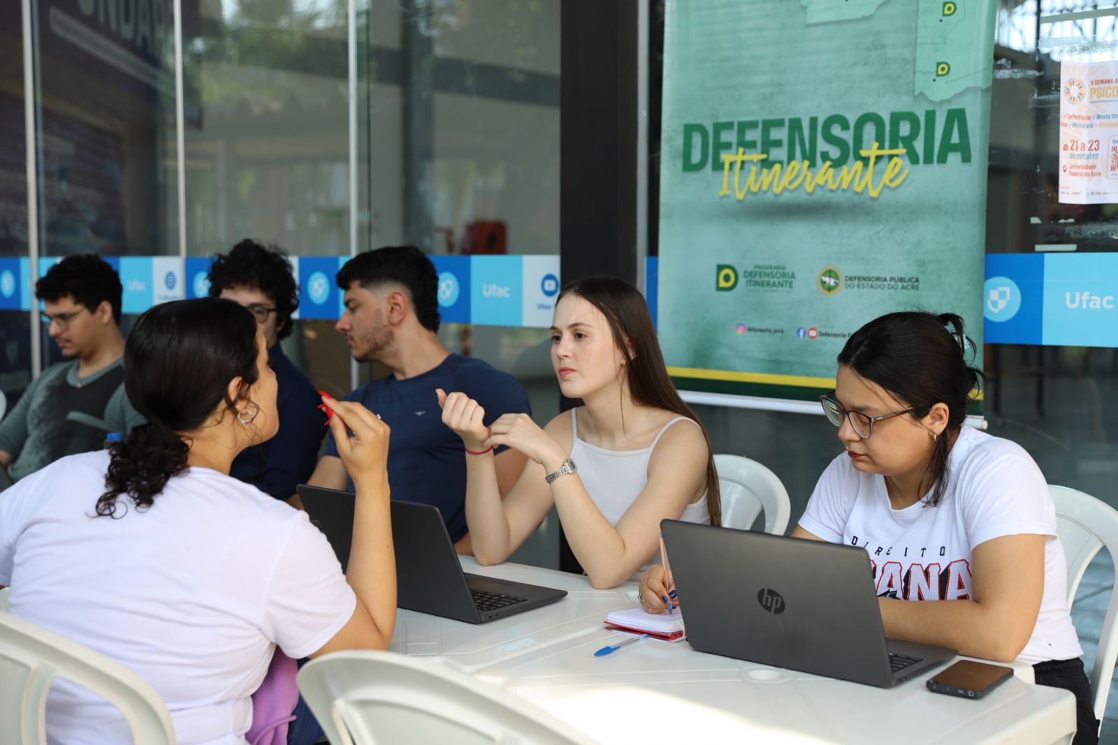 Assistência e atendimento jurídico gratuito é oferecido até o fim de outubro para a comunidade na Ufac