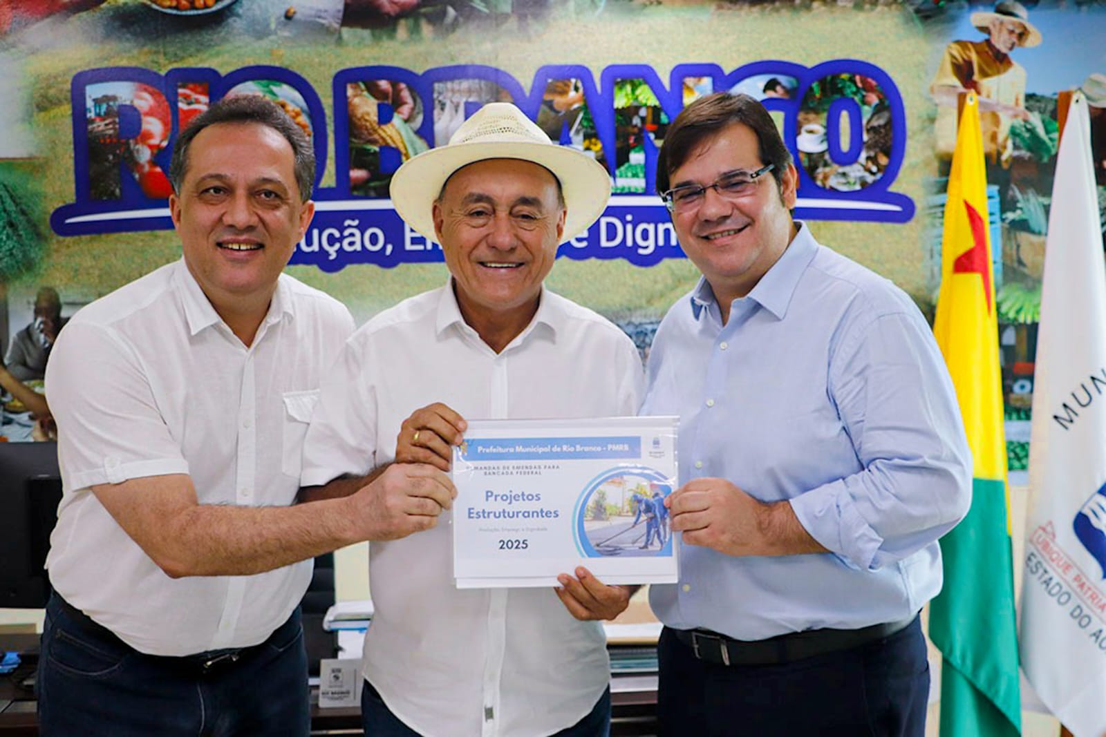 Prefeito de Rio Branco recebe visita institucional do secretário de Relações Federativas do Acre