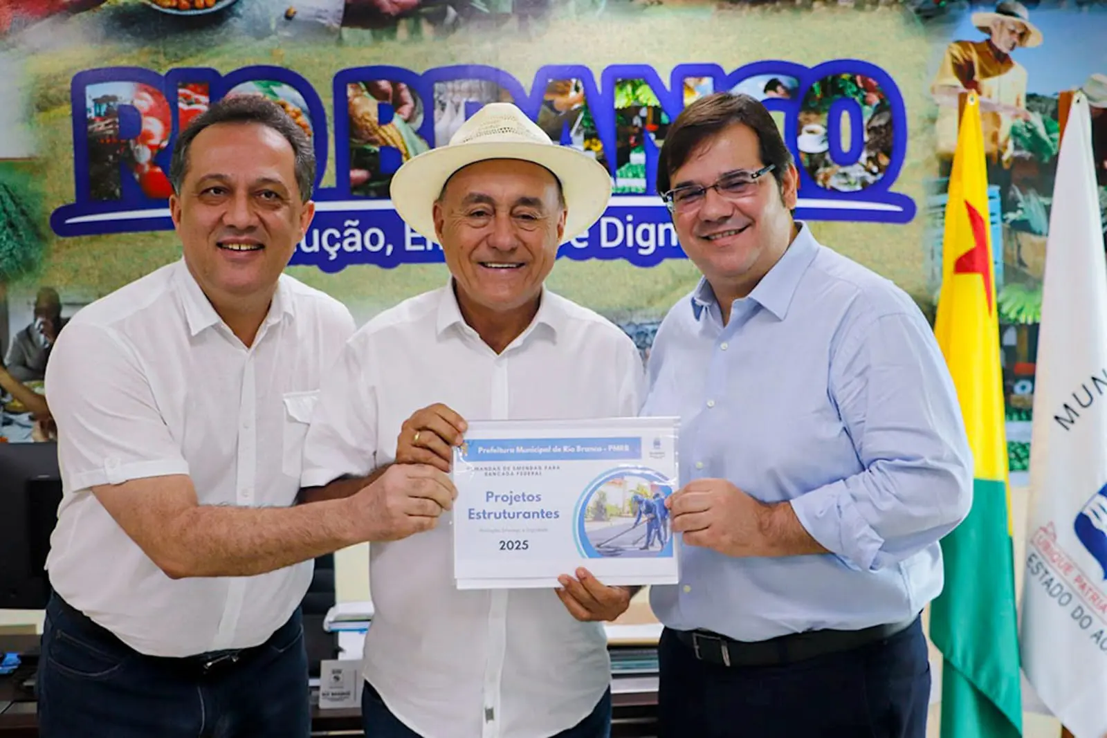 Prefeito de Rio Branco recebe visita institucional do secretário de Relações Federativas do Acre