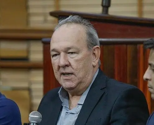 Após Calixto chamar JV de ‘amante argentina’, PT emite nota e chama secretário de ‘xeleléu’